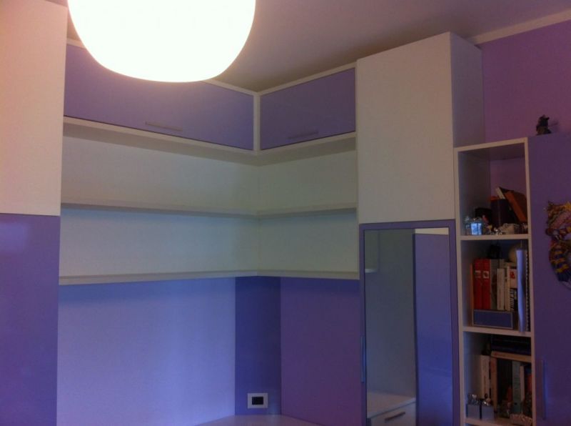 ARMADIO ANGOLARE CON LIBRERIA E SCAFFALI E ANGOLO STUDIO