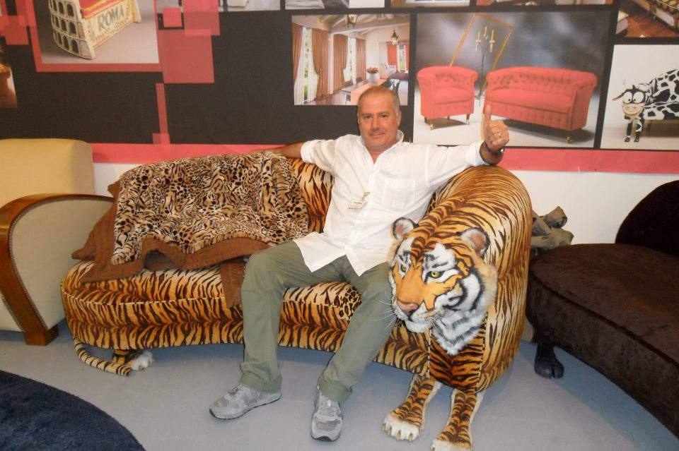 DIVANO A FORMA DI TIGRE
