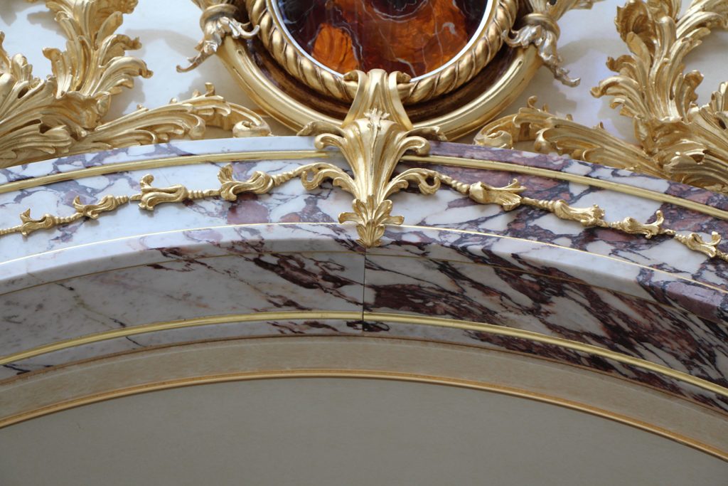 RESTAURI 